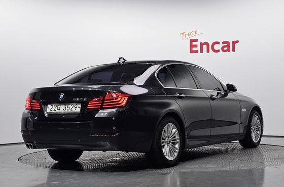 BMW 5-Series 520d xDrive — пробег 232 276 км — фото 2 из 5