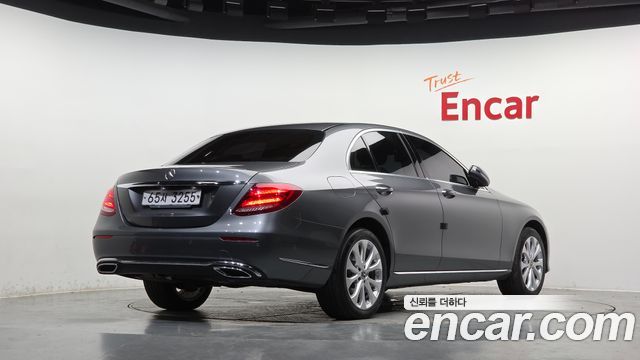 Mercedes-Benz E-Class из Кореи Encar