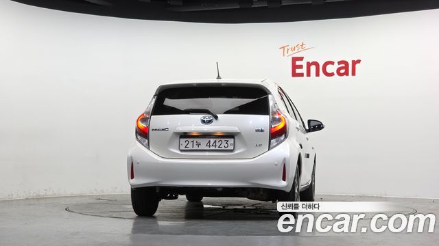 Toyota Prius 1.5 — пробег 51 518 км — фото 4 из 5