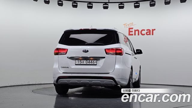 Kia Carnival из Кореи Encar