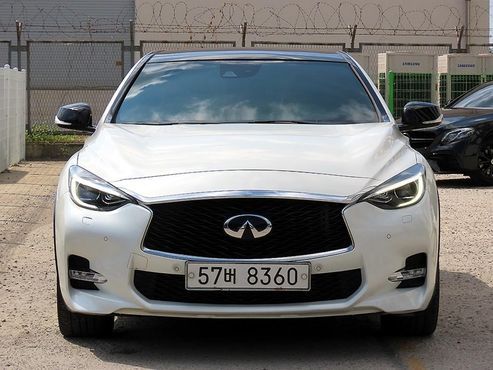 Infiniti Q30 2.0 Premium — пробег 60 647 км — фото 1 из 5