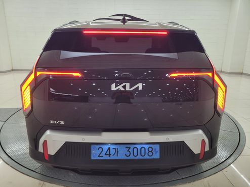 Kia EV3 Standard 2WD Air — пробег 41 870 км — фото 4 из 5