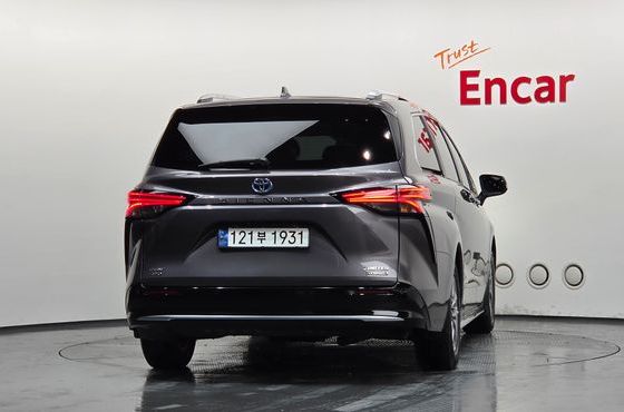 Toyota Sienna 2.5 Hybrid AWD — пробег 71 258 км — фото 4 из 5