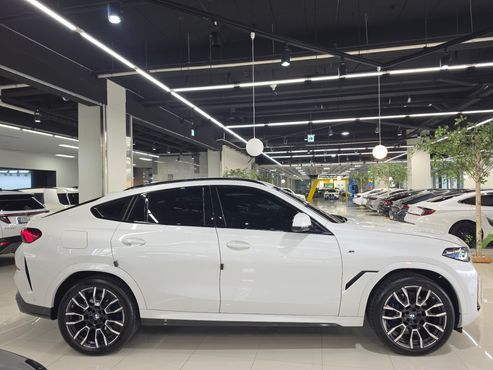 BMW X6 xDrive40i M Sport — пробег 10 300 км — фото 5 из 5