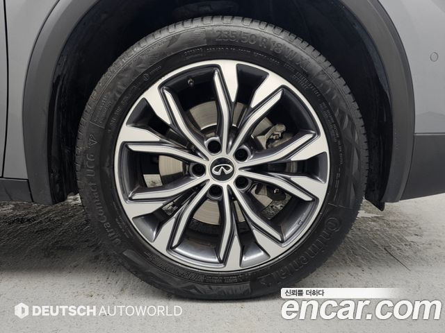 Infiniti QX30 2.0 Essential AWD — пробег 42 499 км — фото 5 из 5