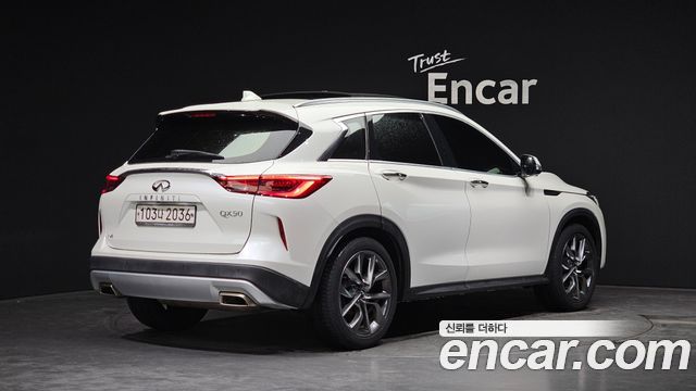 Infiniti QX50 2.0 Sensory AWD — пробег 69 064 км — фото 2 из 5