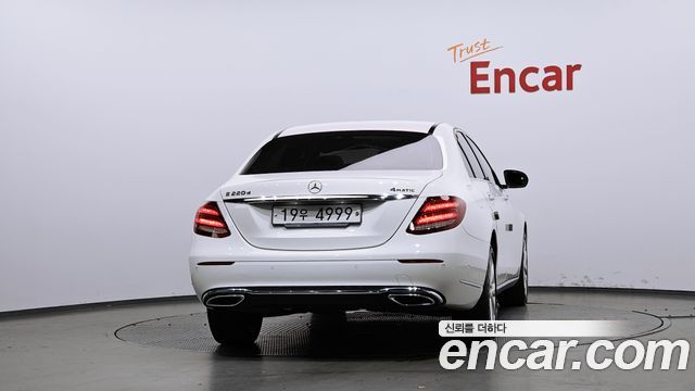 Mercedes-Benz E-Class из Кореи Encar