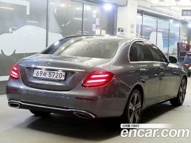 Mercedes-Benz E-Class E300 4MATIC Avnatgarde — пробег 185 813 км — фото 4 из 5
