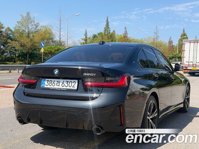 BMW 3-Series 320i M Sport — пробег 9 229 км — фото 2 из 5