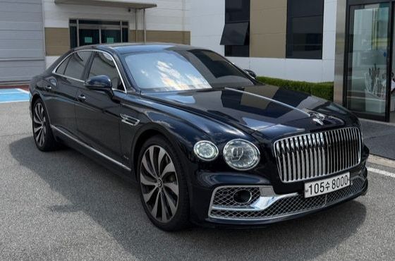 Bentley Flying Spur 4.0 Azure — пробег 30 000 км — фото 1 из 5