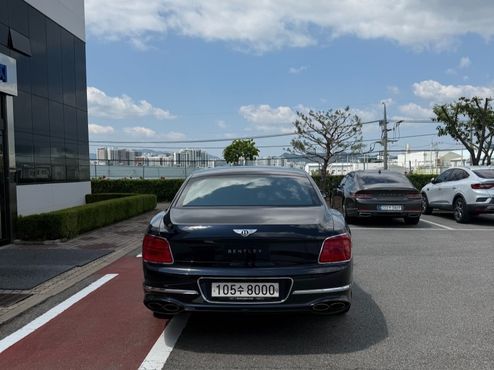 Bentley Flying Spur 4.0 Azure — пробег 30 000 км — фото 4 из 5