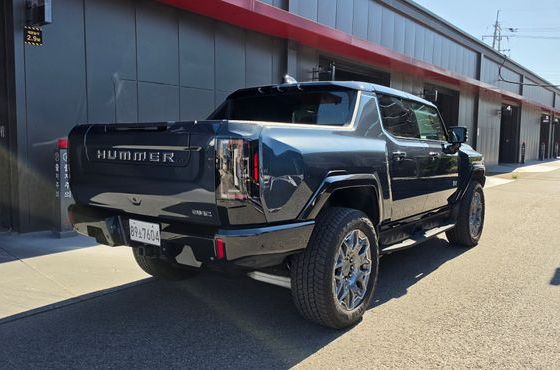 GMC Hummer EV e4WD — пробег 3 177 км — фото 2 из 5
