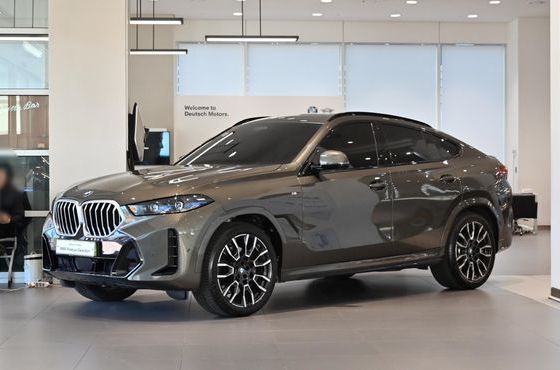 BMW X6 xDrive40i M Sport — пробег 5 709 км — фото 1 из 5
