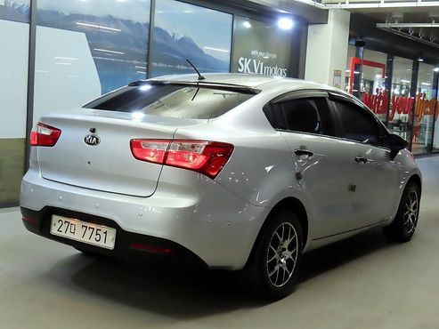 Kia pride 1.4 MPI Sedan Smart — пробег 79 000 км — фото 4 из 5
