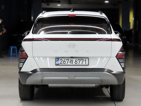 Hyundai Kona Gasoline 1.6 Turbo 2WD Inspiration — пробег 696 км — фото 4 из 5