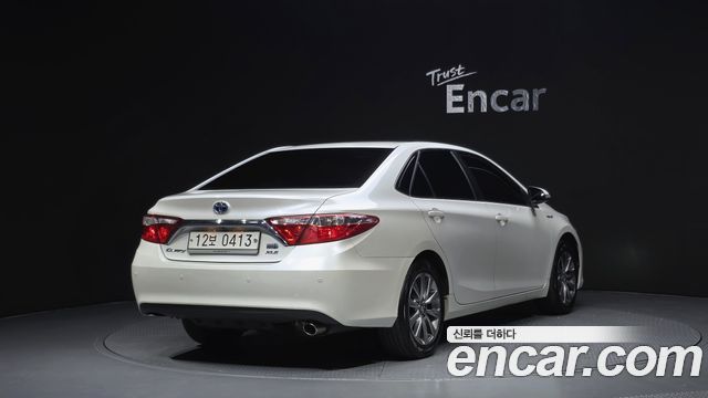 Toyota Camry Hybrid XLE — пробег 195 276 км — фото 2 из 5