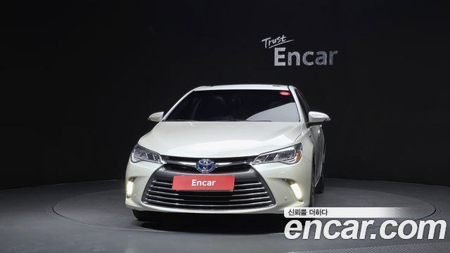 Toyota Camry Hybrid XLE — пробег 195 276 км — фото 3 из 5