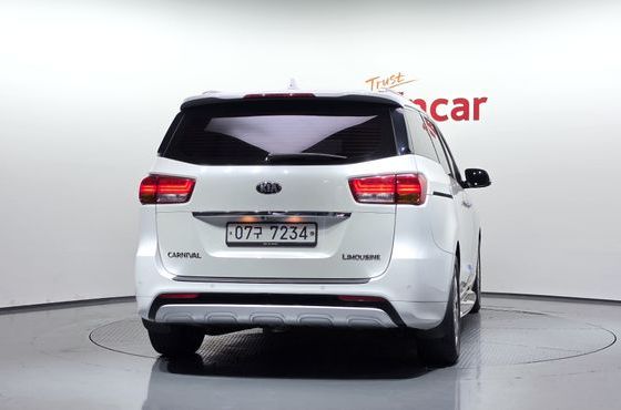 Kia Carnival 7-seater Limousine President — пробег 137 395 км — фото 4 из 5
