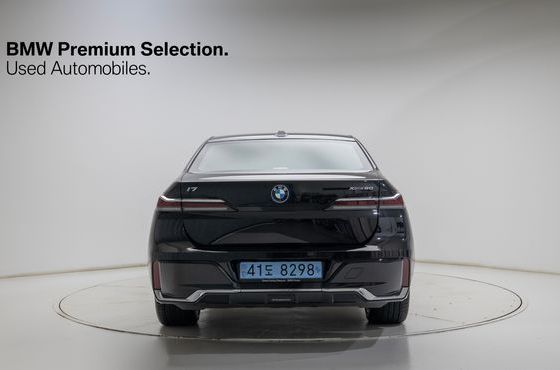 BMW i7 xDrive 60 M sport — пробег 75 540 км — фото 3 из 4