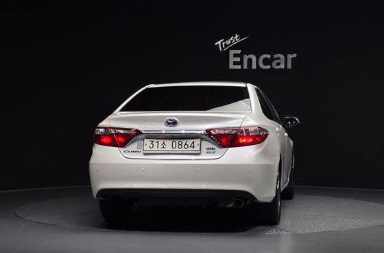 Toyota Camry Hybrid XLE — пробег 140 389 км — фото 4 из 5
