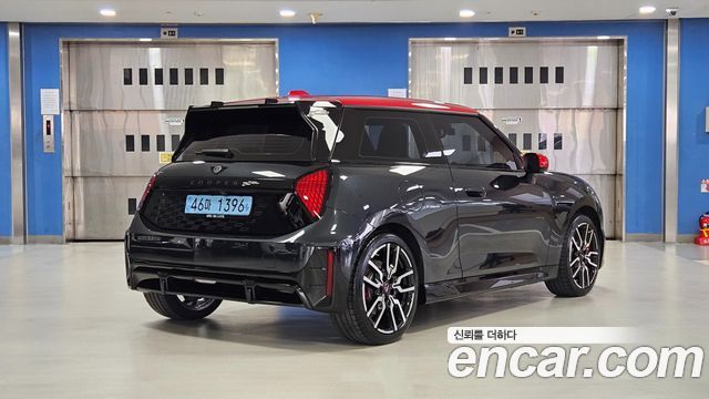 Mini Cooper JCW — пробег 6 365 км — фото 2 из 5