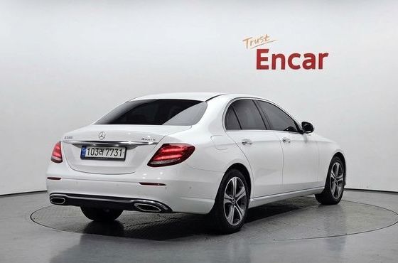 Mercedes-Benz E-Class E300 4MATIC Avnatgarde — пробег 81 242 км — фото 2 из 5