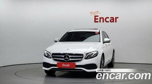 Mercedes-Benz E-Class E300 4MATIC Avnatgarde — пробег 81 242 км — фото 3 из 5