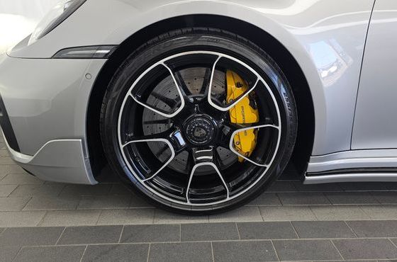 Porsche 911 Turbo S — пробег 16 260 км — фото 5 из 5
