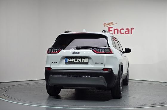 Jeep Cherokee 2.4 Limited AWD — пробег 24 802 км — фото 4 из 5