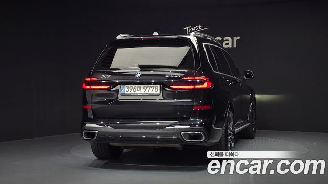 BMW X7 xDrive 40i M Sport 6STR — пробег 42 605 км — фото 4 из 5