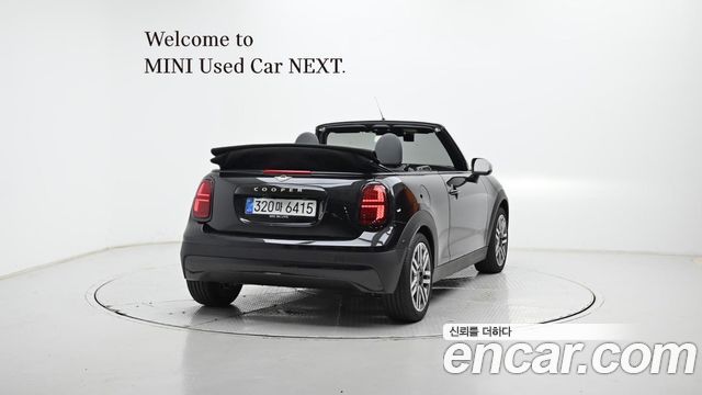 Mini Cooper Essential — пробег 4 056 км — фото 2 из 5