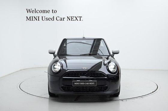 Mini Cooper Essential — пробег 4 056 км — фото 3 из 5