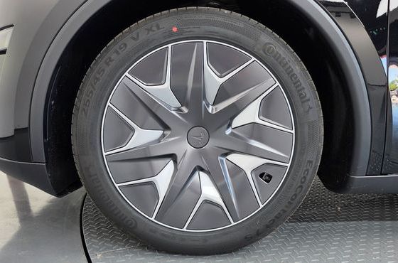 Tesla Model Y L Long Range AWD — пробег 39 км — фото 5 из 5