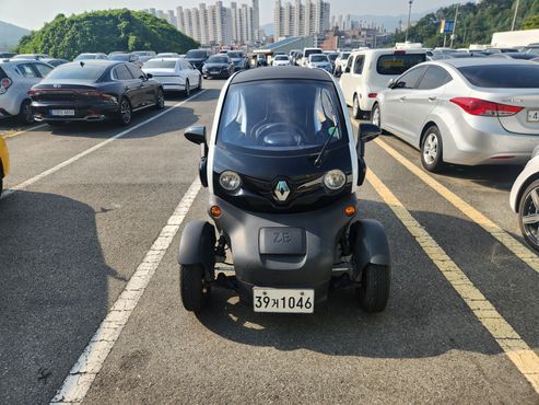 Renault (Samsung) Twizy Intens(2-seater) — пробег 902 км — фото 1 из 5