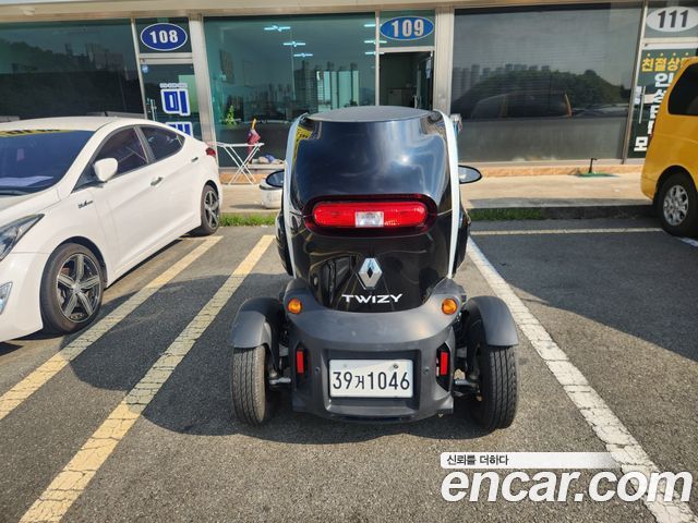 Renault (Samsung) Twizy Intens(2-seater) — пробег 902 км — фото 2 из 5