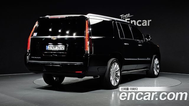 Cadillac Escalade 6.2 ESV 4th — пробег 120 189 км — фото 2 из 5