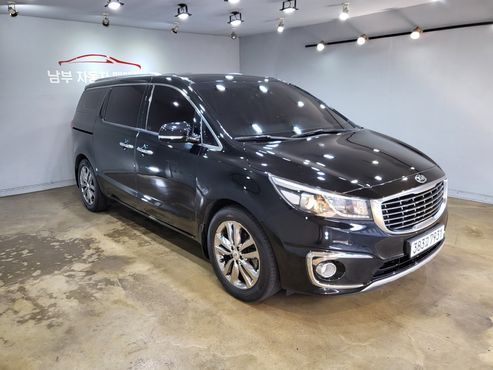 Kia Carnival 9-seater Prestige — пробег 99 400 км — фото 2 из 5