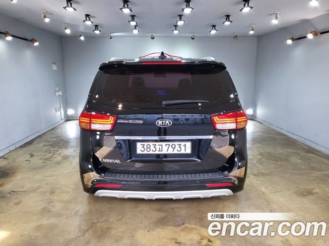 Kia Carnival из Кореи Encar