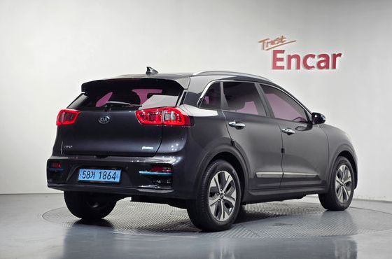 Kia Niro Noblesse — пробег 86 976 км — фото 2 из 5