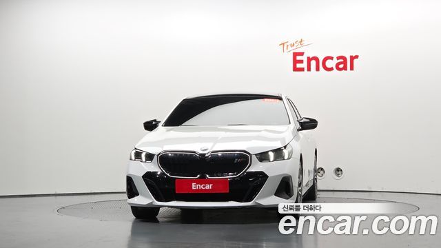 BMW i5 eDrive 40 M Sport — пробег 38 311 км — фото 3 из 5