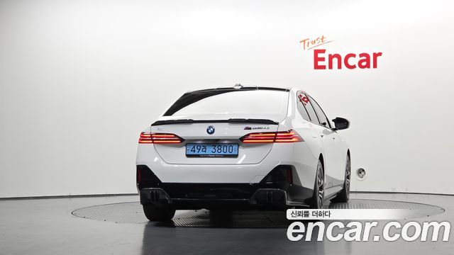 BMW i5 eDrive 40 M Sport — пробег 38 311 км — фото 4 из 5