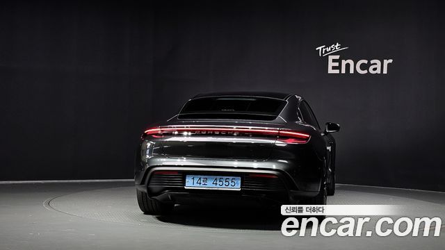 Porsche Taycan из Кореи Encar