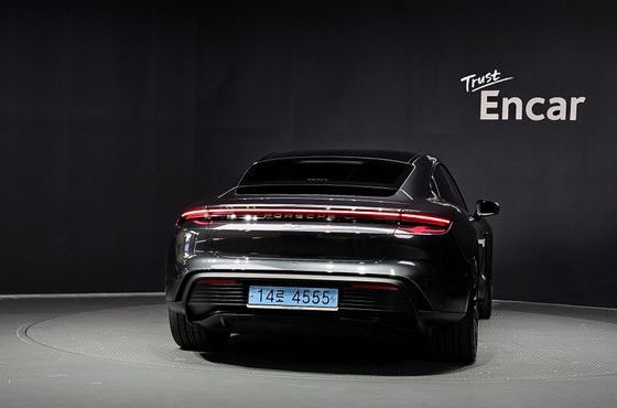 Porsche Taycan Base — пробег 16 637 км — фото 4 из 5