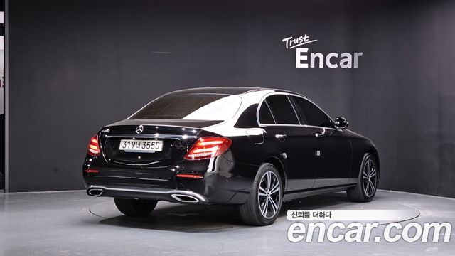 Mercedes-Benz E-Class E220d Avantgarde — пробег 89 993 км — фото 2 из 5