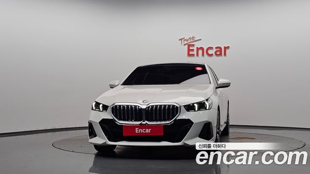 BMW i5 eDrive 40 M Sport — пробег 16 812 км — фото 3 из 5