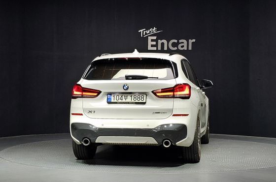 BMW X1 xDrive 20i M Sport — пробег 88 231 км — фото 4 из 5