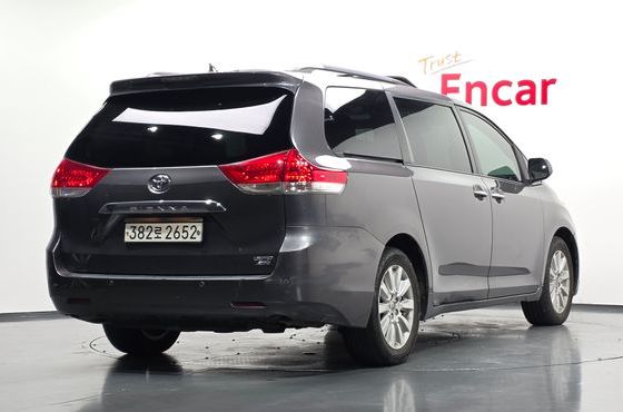 Toyota Sienna 3.5 AWD — пробег 234 829 км — фото 2 из 5