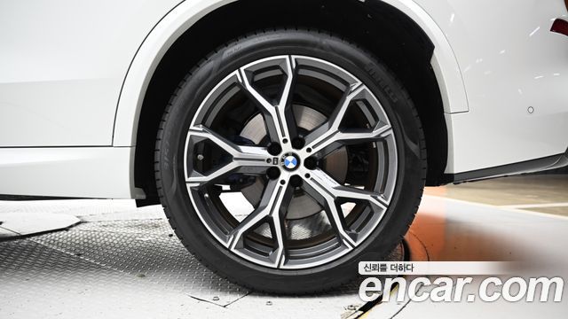 BMW X5 xDrive 40i M Sport — пробег 8 471 км — фото 5 из 5