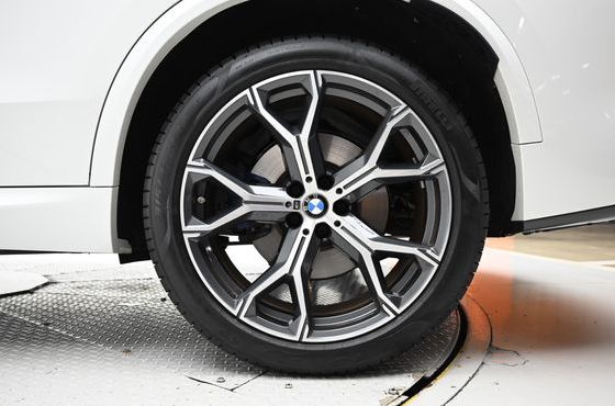 BMW X5 xDrive 40i M Sport — пробег 8 471 км — фото 5 из 5