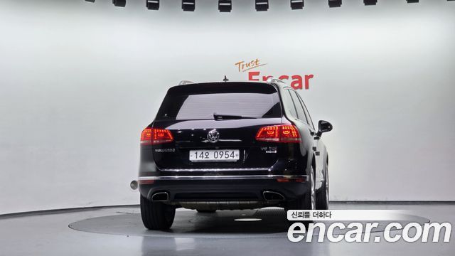 Volkswagen Touareg V6 3.0 TDI Bluemotion Premium 7P5 — пробег 142 933 км — фото 4 из 5